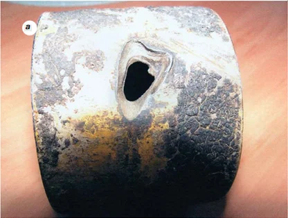 Авария на надземном газопроводе в ОАО «Ростовгоргаз» (г. Ростов-на-Дону): а, б разрушение газопровода;