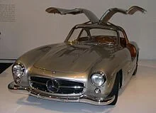 Mercedes–Benz 300 SL с открытыми дверями