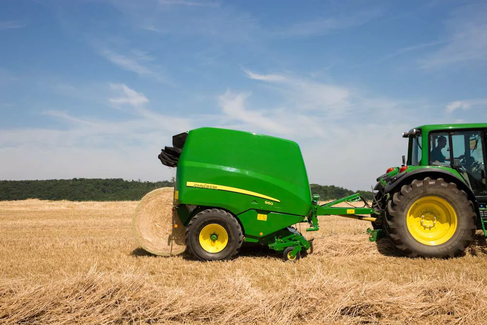 Система ISOBUS, позволяющая пресс-подборщику в зависимости от состояния валка управлять скоростью, направлением движения трактора (золотая медаль)