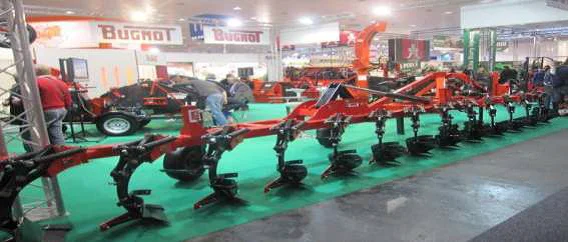 Семнадцатикорпусный оборотный плуг фирмы «Gregoire Besson»
