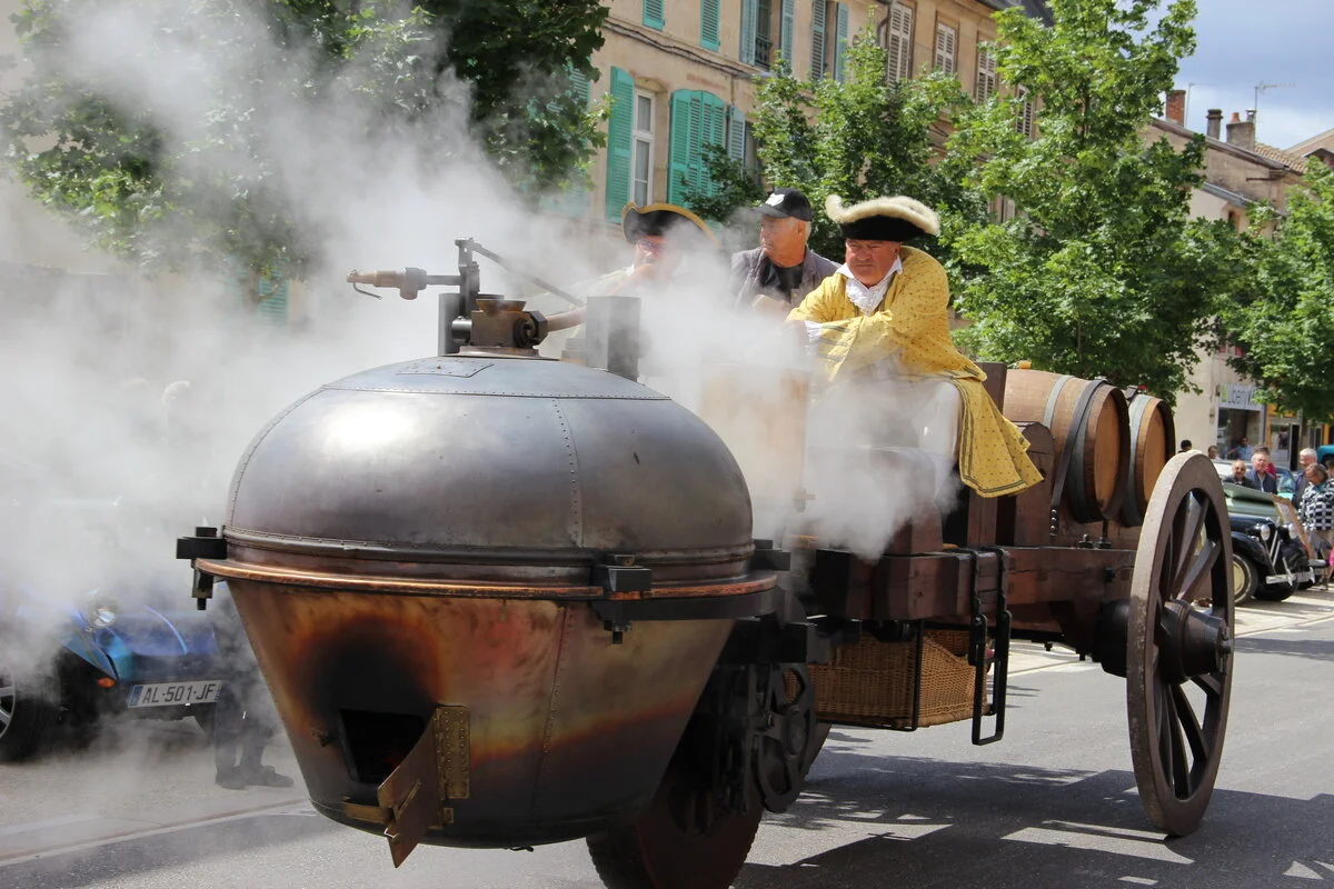 Современная копия машины Кюньо