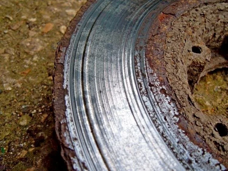 Тормозной диск, подвергшийся коррозии